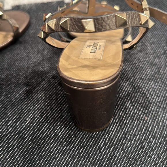 Authentic Valentino Rockstud Pewter 2.5” heels size 41.5 - Picture 7 of 8